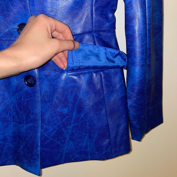 Blue Blazer - Picture 4 of 4